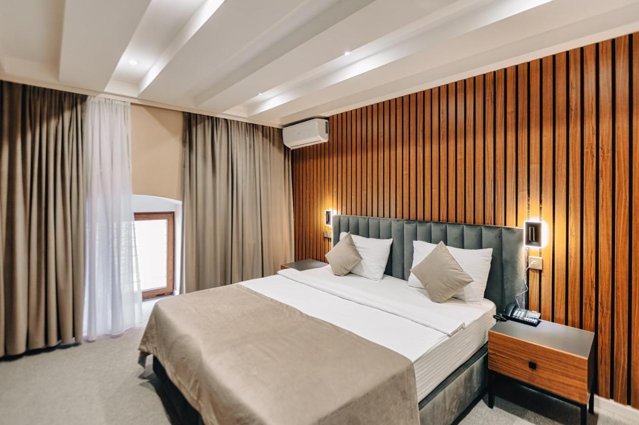 Eleven Hotel Baku Exteriör bild