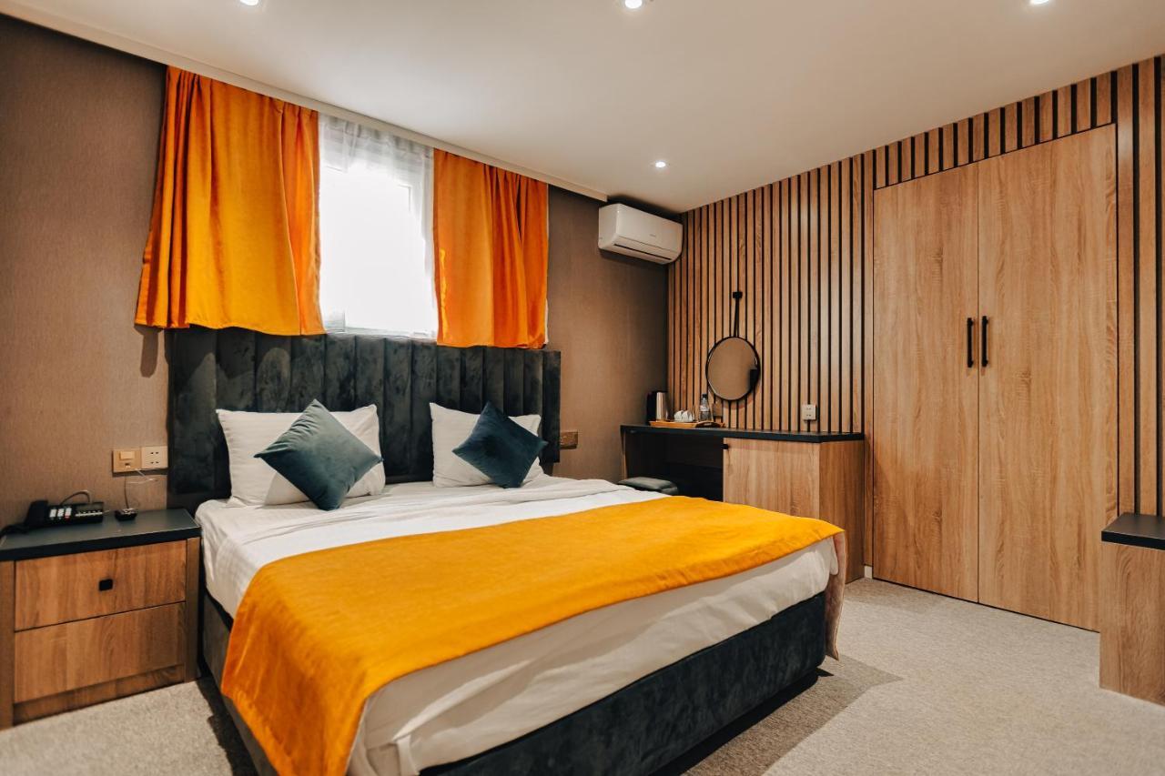 Eleven Hotel Baku Exteriör bild