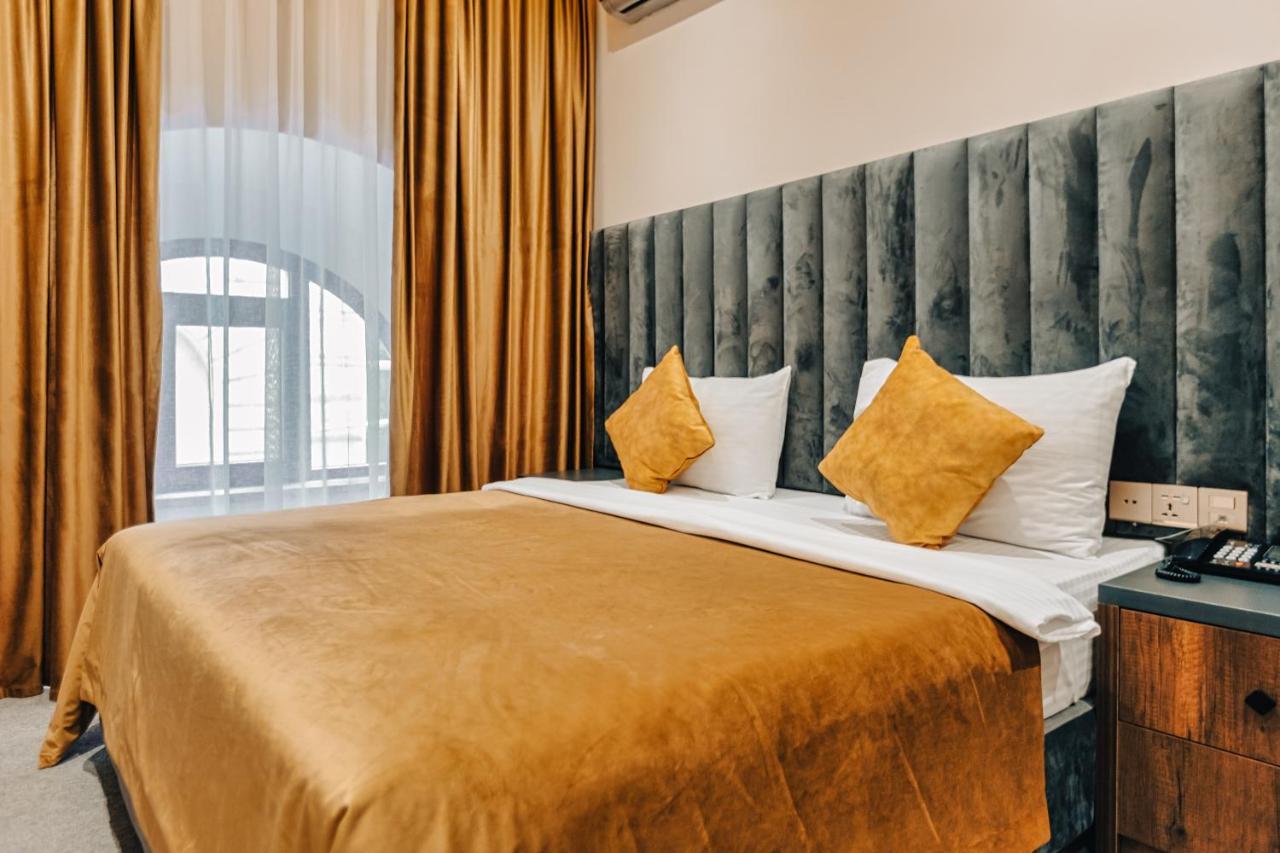Eleven Hotel Baku Exteriör bild